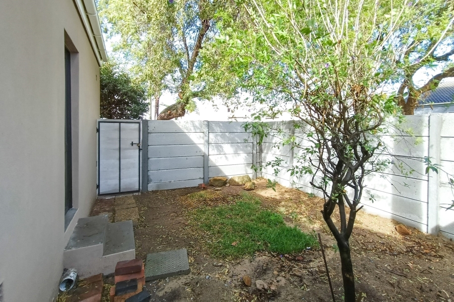 3 Bedroom Property for Sale in Protea Village Western Cape